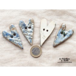 Bouton coeur allongé bleu-gris marbré en céramique