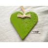 Coeur Hansi vert printemps en poterie, à suspendre