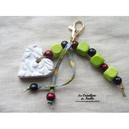 Grigri bijoux de sac pain d'épice, porte clés coeur blanc Grigri bijoux de sac pain d'épice, porte clés coeur blanc