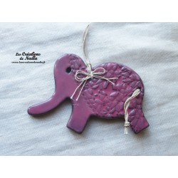 Eléphant en céramique couleur vieux rose