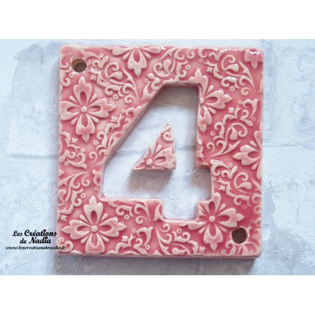 Plaque numéro maison rose en céramique