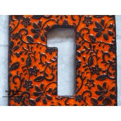 Plaque numéro maison orange en céramique