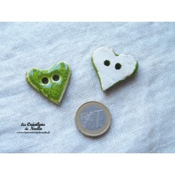 Bouton coeur vert printemps en céramique