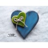 Broche coeur en céramique bleu