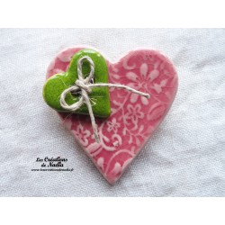 Broche coeur en céramique rose