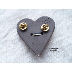 Broche coeur en céramique couleur gris métal