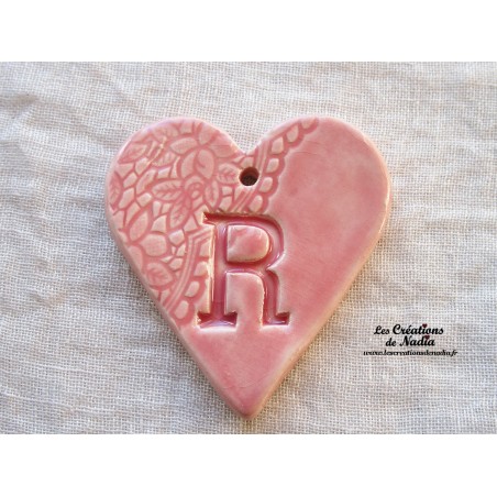 Coeur belle lettre en céramique motif "Belle époque" couleur Rose, à accrocher