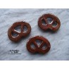 Magnet bretzel couleur or