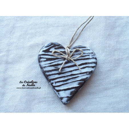 Coeur Katele en céramique, bicolore blanc, impression écorce, à suspendre Coeur Katele en céramique, bicolore blanc, impression écorce, à suspendre