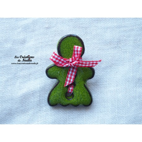 Pin's grande Maïdela couleur vert reinette