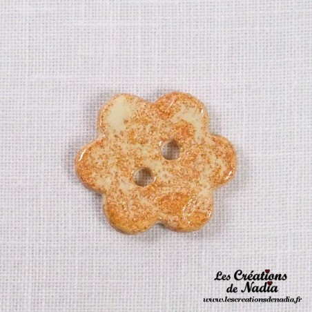 Bouton grande fleur en céramique, couleur vanille Bouton grande fleur en céramique, couleur vanille