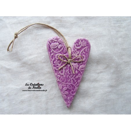 Coeur Suzel en céramique, couleur lilas impression fine dentelle, à suspendre