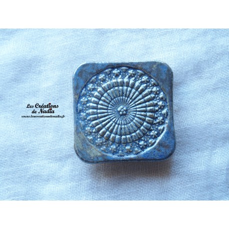Magnet rosace cathédrale couleur gris métal format carré
