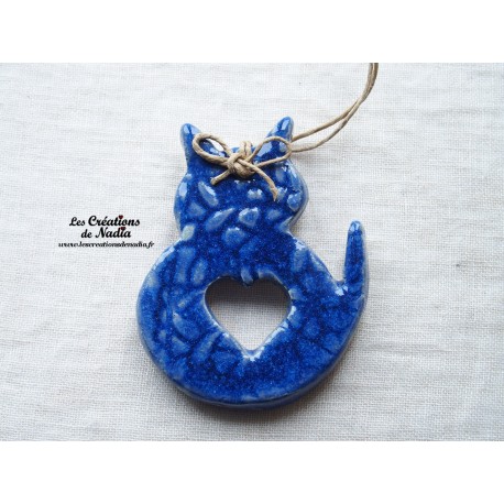 Petit chat couleur bleu outremer en céramique