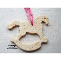 Grand cheval à bascule, couleur pain d'épice en céramique