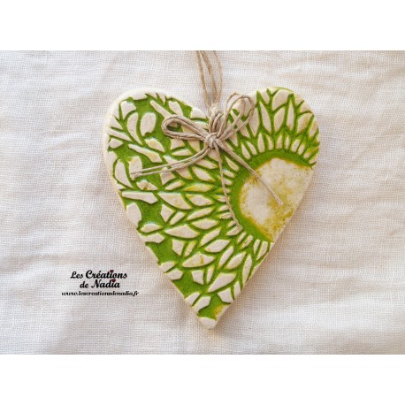 Coeur en céramique Lina à accrocher, couleur vert printemps, impressions