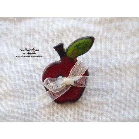 Pin's pomme couleur rouge piment