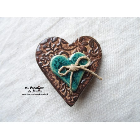 Broche coeur en céramique crème brûlée