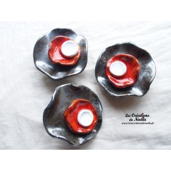 Fleur en céramique à coroles petit modèle, couleur gris métal, rouge piment et blanc