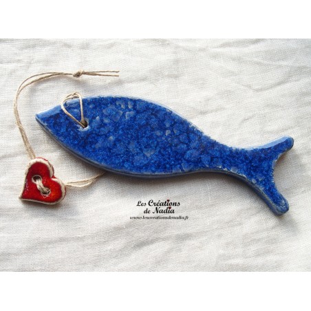 Coeur de pirate le poisson en céramique, couleur bleu outremer, à accrocher
