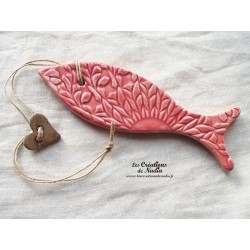 Coeur de pirate le poisson en céramique, couleur rose, à suspendre