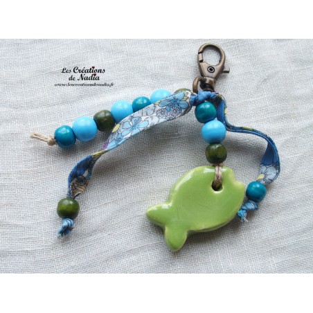 Grigri bijoux de sac ou porte clefs avec poisson couleur vert