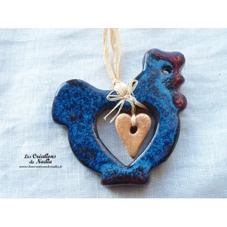 Poulette la poule en céramique couleur turquoise foncé, à accrocher Poulette la poule en céramique couleur turquoise foncé, à accrocher
