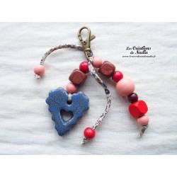 Grigri bijoux de sac ou porte clefs avec coeur couleur bleu grès