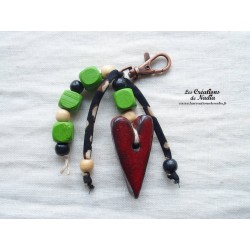 Grigri bijoux de sac ou porte clefs coeur couleur rouge piment