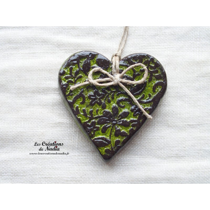 Coeur Katele en céramique, couleur vert reinette, impression fine dentelle
