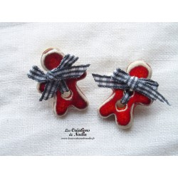 Pin's Mannele rouge en céramique