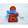 Pin's Maïdela en céramique couleur orange