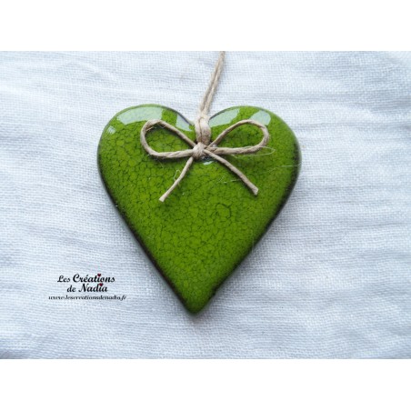 Coeur Katele en céramique, couleur vert reinette, à accrocher Coeur Katele en céramique, couleur vert reinette, à accrocher
