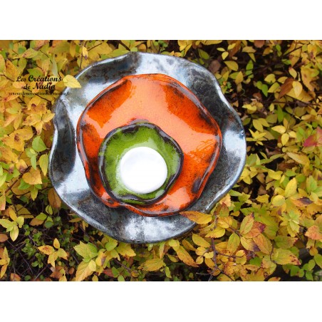 Fleur en céramique à coroles, moyen modèle, couleurs gris métal, orange, vert reinette et blanc Fleur en céramique à coroles, moyen modèle, couleurs gris métal, orange, vert reinette et blanc