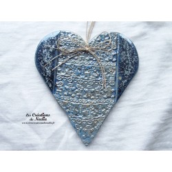 Coeur en faïence couleur bleu gris métal, impressions mannele