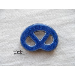 Magnet bretzel couleur bleu outremer