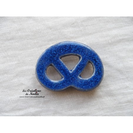 Magnet bretzel couleur bleu outremer Magnet bretzel couleur bleu outremer