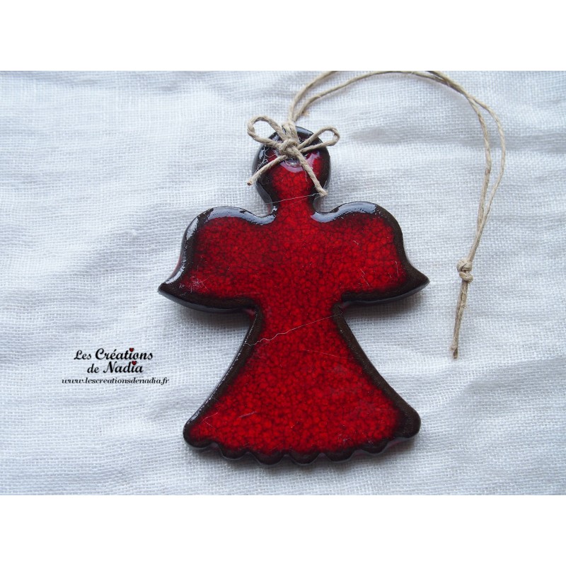 Ange couleur rouge pomme d'amour en céramique
