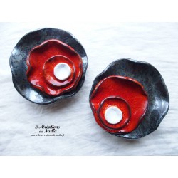 Fleur en céramique à coroles, moyen modèle, couleurs gris métal, rouge piment et blanc