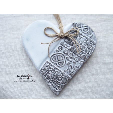 Coeur à suspendre Liesel, couleur elsass café et blanc givré, impression Alsace Coeur à suspendre Liesel, couleur elsass café et blanc givré, impression Alsace