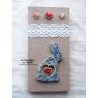 Tableau lapin bleu en céramique