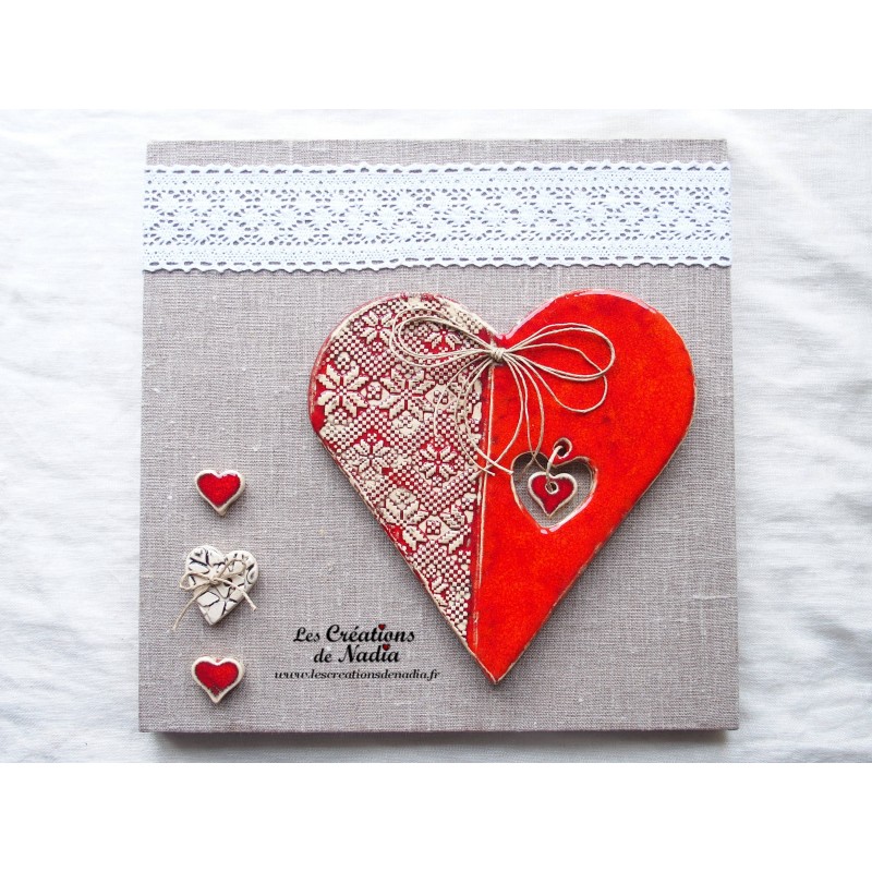 Tableau coeur Hansi en céramique couleur rot und wiss, impression point de croix