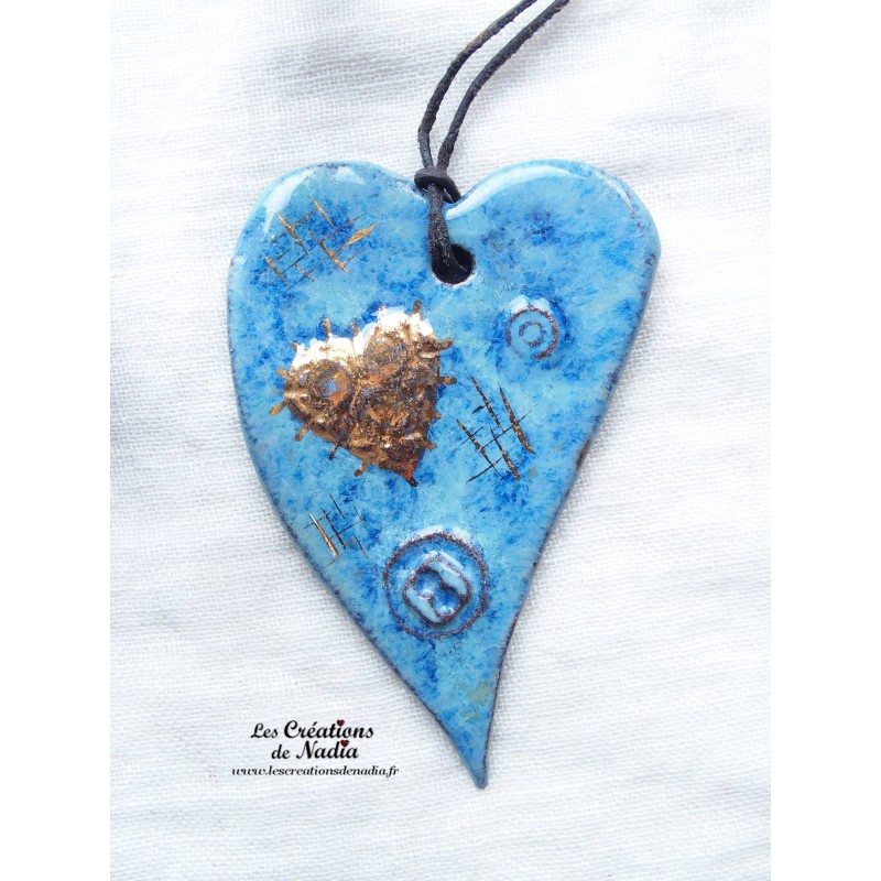 Coeur allongé en céramique couleur or et bleu, à suspendre