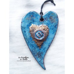 Coeur allongé en céramique couleur or et bleu, à accrocher