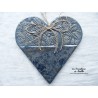 Coeur en céramique Hansi couleur bleu gris métal, impression pommes de pin à suspendre