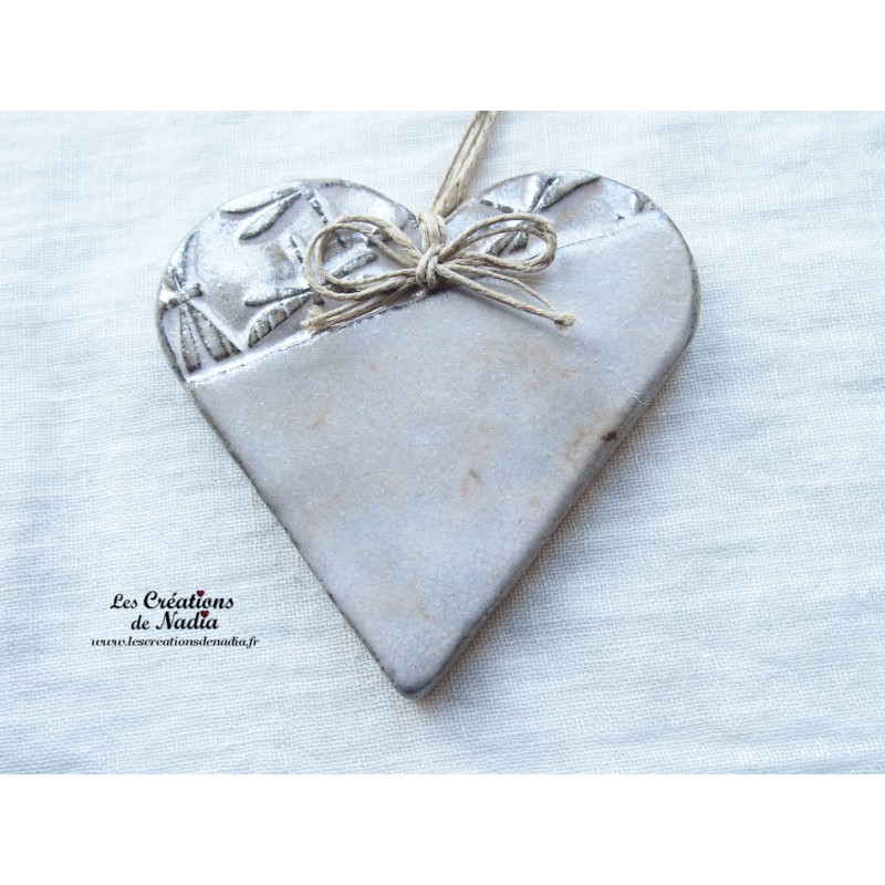 Coeur Liesel couleur marron givré, impression libellules, coeur à suspendre