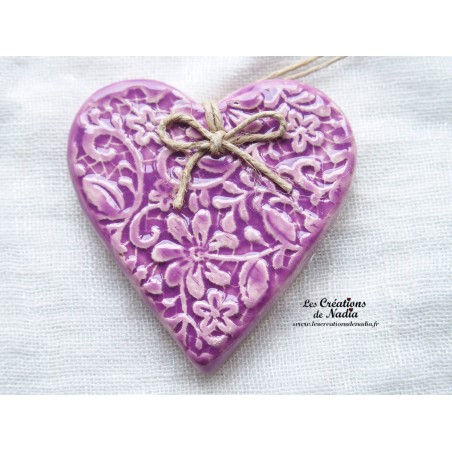 Coeur Katele en céramique, lilas, impression fine denelle, à suspendre Coeur Katele en céramique, lilas, impression fine denelle, à suspendre