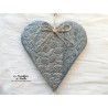 Coeur en céramique Hansi couleur bleu gris métal, impression pommes de pin à suspendre