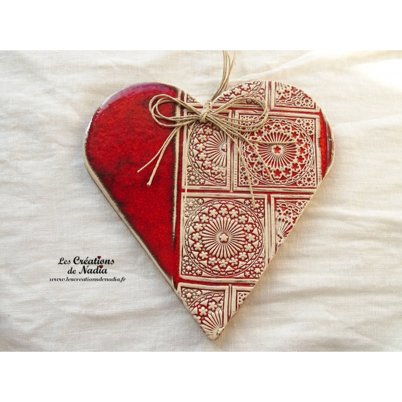 Coeur Hansi en faïence émaillée couleur rot und wiss, impression rosace