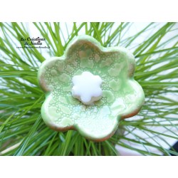 Poppies fleurs en céramique pour les jardinières, série de trois fleurs vert amande
